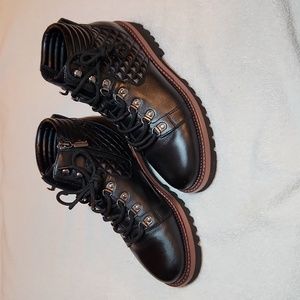 Blondo Helen Leather Lace-Up Ankle Boot